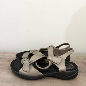 Clarks Collection Soft Cushion Sz 11 M Metallic Bronze Strappy Sandal